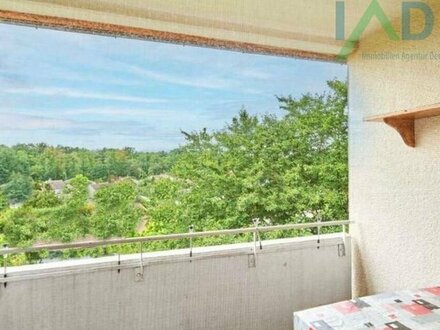 Schöne Vier-Zimmerwohnung mit Balkon