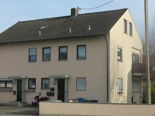 Ingolstadt- Unsernherrn- An den Lohen der Sandrach; ruhiges, leeres Doppelhaus zum Sanieren mit ca. 146 qm Fläche und g…