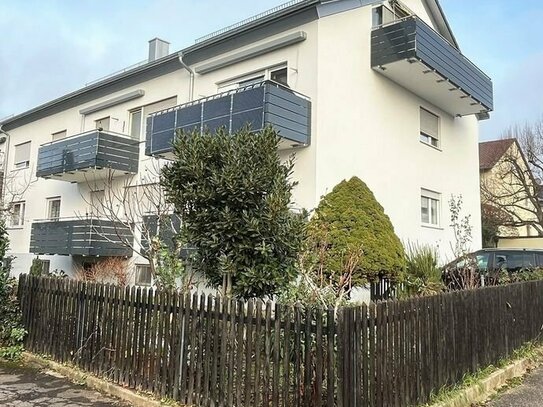 Gemütliche 2-Zimmer-Dachgeschosswohnung (vermietet) mit Balkon in ruhiger Wohnlage von S-Stammheim