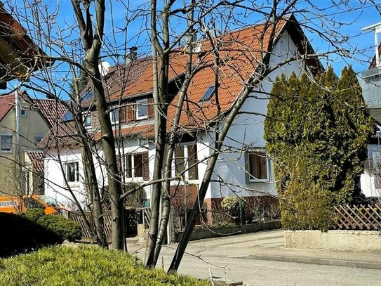 Family Paradise in Renningen - Gemütliches Haus (DHH) mit Garten und grosser Dachterrasse!