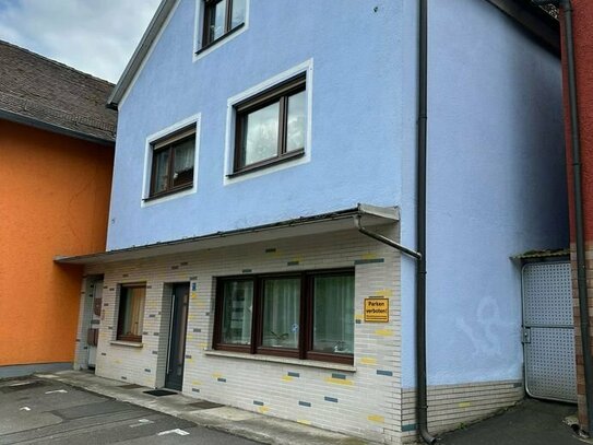 Mehrfamilienhaus mit 3 Einheiten in Amberg