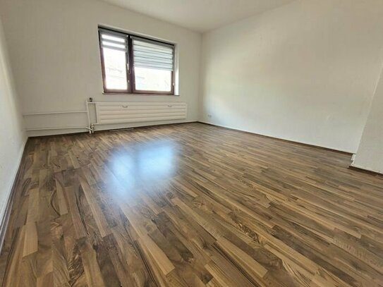 **gepflegte 2-Zimmer-Wohnung im beliebten Essener-Südviertel**