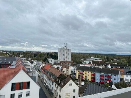 Komplett neu renovierte Wohnung direkt neben dem Marktplatz, von privat