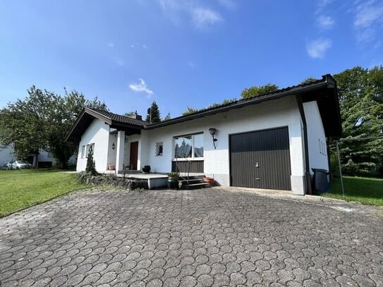 Gepflegtes Bungalow mit großem Garten in ruhiger und idylischer Lage