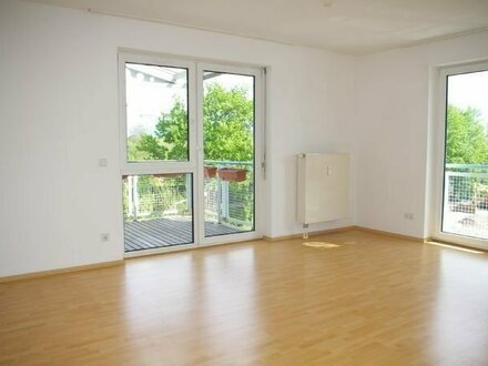 Helle 2 Zimmer Wohnung mit EBK und Balkon am Wöhrder See