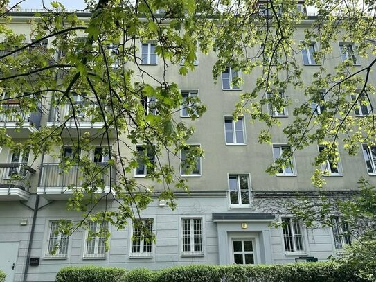 Gut vermietete DG-Wohnung, unweit der Königsheide ***Balkon***Laminat***