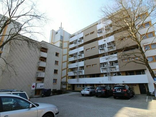Teilrenovierte 4-Zi.-Wohnung in GP (Bartenbach)