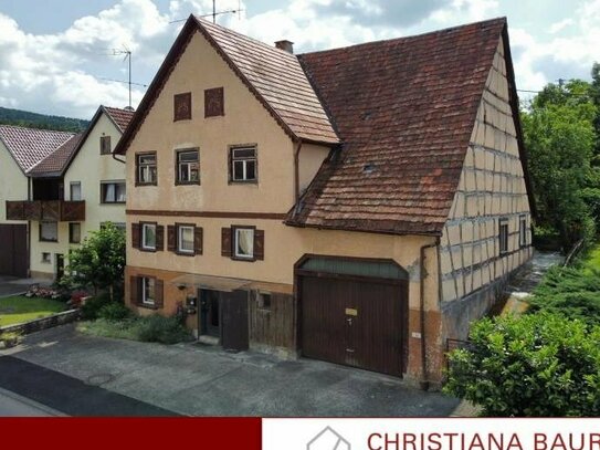 EINFACHES BAUERNHAUS MIT 6 ZIMMER: Ratshausen