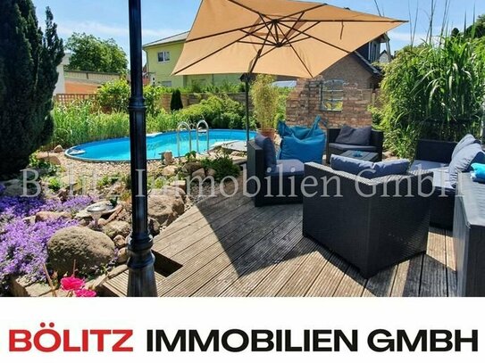 BÖLITZ IMMOBILIEN GmbH-Traumhaftes Grundstück mit Bungalow im charmanten Landhausstil und Gästehaus