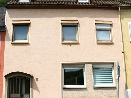 Reihenmittelhaus mit Renovierungsbedarf in Trier-Ehrang