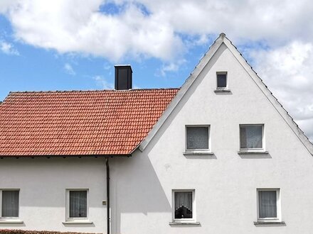 Charmantes Ein- bis Zweifamilienhaus in erstklassiger Lage in Petersberg!