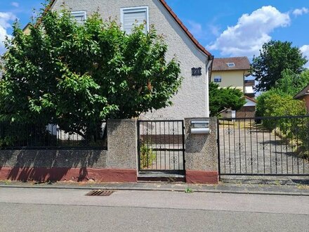 Provisionsfrei - Gemütliches Einfamilienhaus mit Balkon und Garten, ruhige Wohnlage, mit angenehmer Nachbarschaft in Ro…