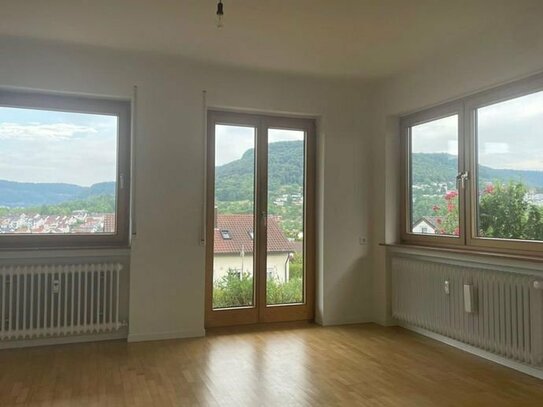 3-Zimmer Wohnung in traumhafter Lage, neu renoviert, Pfullingen