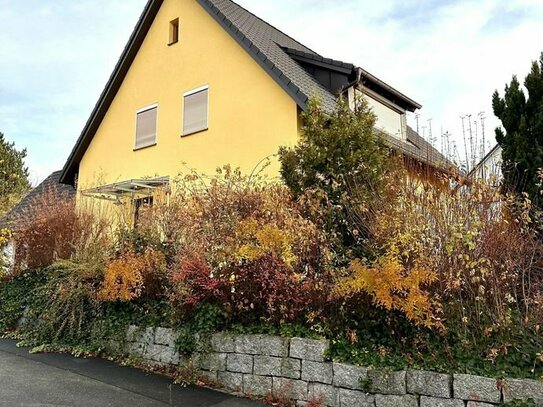 Charmantes Einfamilienhaus, größtenteils Saniert