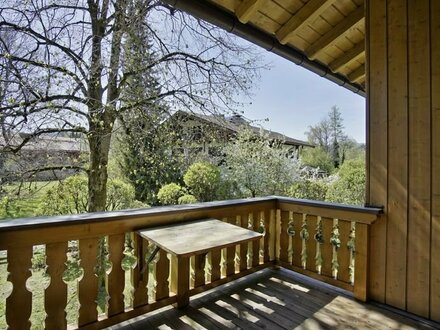 Idyllische 2-Zimmer-Wohnung mit Balkon, Hobbyraum und Carport