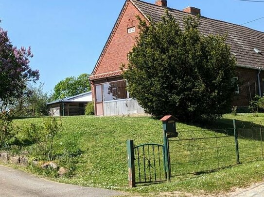 Kleines Reihenendhaus, sanierungsbedürftig aber mit Potenzial