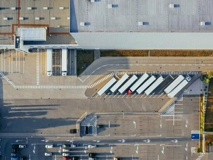 Logistikimmobilie/Logistikzentrum, ca. 43.000 qm, mit Betrieb, zentrale Lage in Deutschland, zu verkaufen