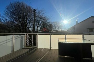 Schicke und modernisierte 3-Zimmer Wohnung mit Terrasse und herrlichem Garten!