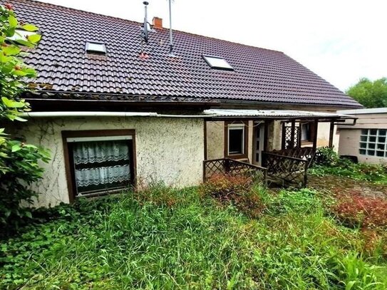 Freistehendes Bauernhaus / mit kleinem Garten / Garage Mandelbachtal OT