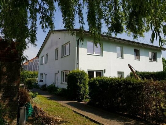 Weißenfels ++ wunderschöne 3-R.Wohnung im Reihenhausstil ++ ruhige, ländliche Lage ++ gute Anbindung