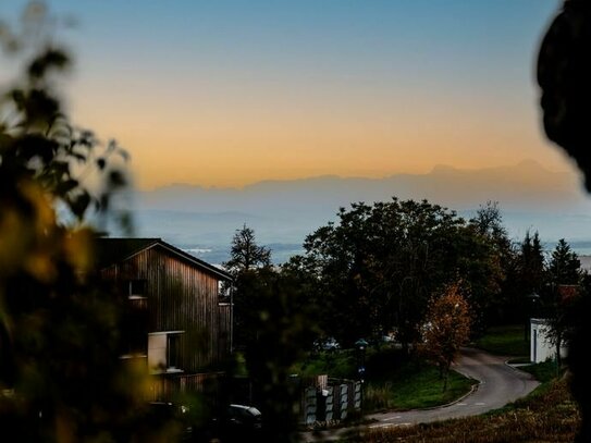 Großes Einfamilienhaus mit ELW und wunderschönem Garten