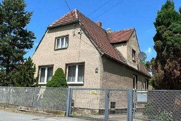 Sanierungsbedürftiges Einfamilienhaus in hübscher Nachbarschaft beim Barockgarten Großsedlitz