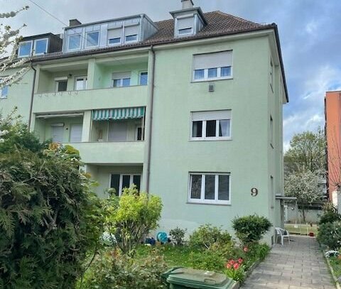 Gemütliche 2,0 Zimmer DGWohnung mit Einbauküche und PKW Stellplatz in Bad Cannstatt (Winterhalde) sofort frei!