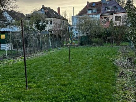 - HANAU - Musikerviertel Doppelhaushälfte mit schönem Grundstück, Wintergarten und Balkon zu verkaufen