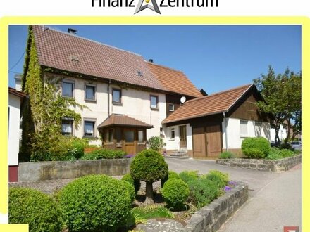 Renovierungsbedürftiges Ein-/Zweifamilienhaus mit viel Ausbaupotential und ruhig gelegenen Garten