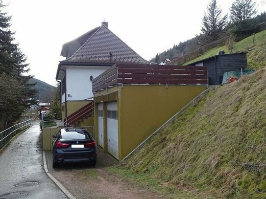 Kleines gemütliches Haus mit idyllischem Grundstück in Schramberg - sofort frei!