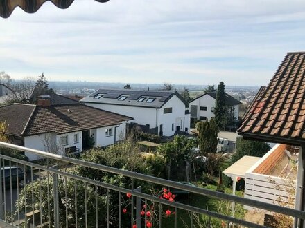 Sonnige 3 ZKB mit 2 Balkonen fantastischer Blick Südstadt