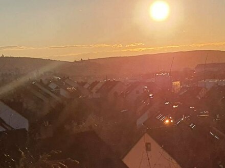 Sonnige 2,5 Zimmerwohnung 2 Dachloggien mit Festungsblick