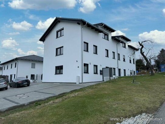 Traumwohnung nähe Hengersberg: Moderne Neubauwohnung im KfW 40-Standard und umweltfreundlicher Luftwärmepumpe!