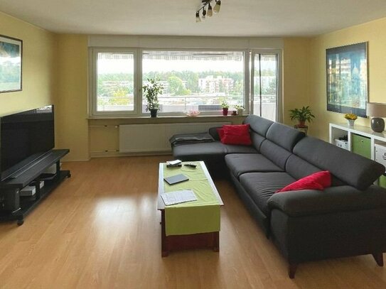 Neu-Isenburg-Gravenbruch: Großzügige 2-3 Zimmerwohnung mit Balkon und Garage!