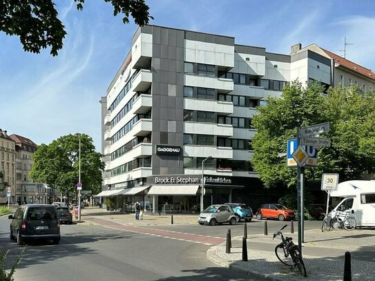 Ecke Bundesplatz. Vermietetes Balkon Apartement mit TG-Stellplatz