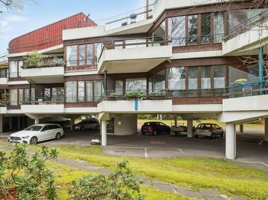 Komfort trifft 70er-Jahre-Stil: Elegante Wohnung mit überdachtem Carport in Lankwitz