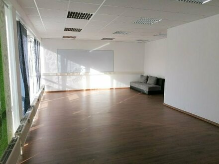 !! Büroraum in Wohn- und Geschäftshaus in Jahnsdorf !!