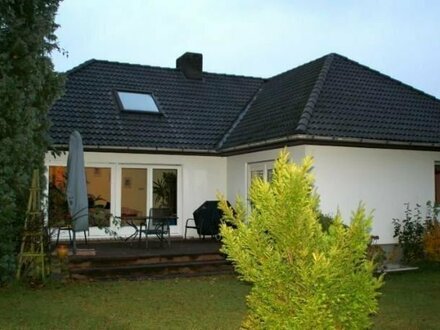 ## Nähe Bremen, topp Lage, 5 Zi. Bungalow, Kamin, Garage, Doppel-Carport ##