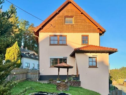 Idyllisches Zuhause mit grüner Oase - Hier wartet Ihr Traumhaus