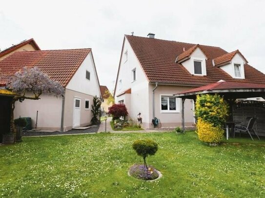 Wohnen am Röthenbacher Landgraben: Moderne DHH mit TOP Ausstattung / Haus kaufen