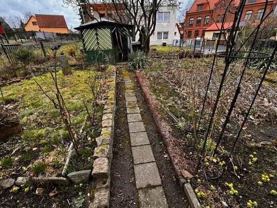 Einfamilienhaus mit Toreinfahrt und schönen Garten