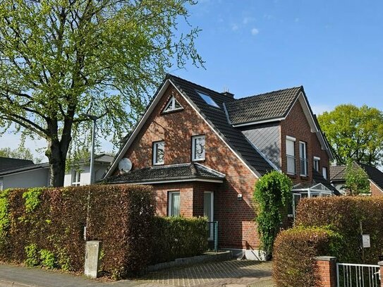 Modernes 4½-Zi.-Familien-Endreihenhaus in Reinbek bei Hamburg in ruhiger Lage mit bester Infrastruktur !