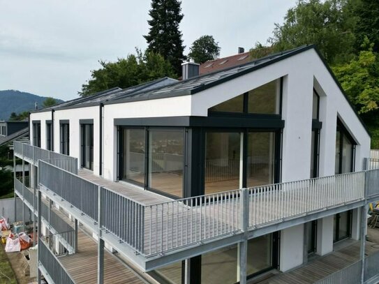 "Loft-Style Wohnung mit spektakulärem Fernblick und luxuriöser Ausstattung"