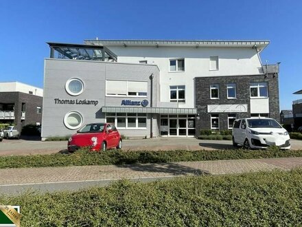 Moderne und voll möblierte Büroetage mit Balkon in guter Lage