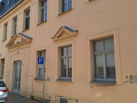 Wohnen in der Freiberger Altstadt: 2 Zimmer im Erdgeschoss mit Einbauküche