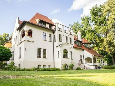 MÖBLIERTE KOMFORTABLE WOHNUNG IN "PARKRESIDENZ SCHLOSSCHEMNITZ"