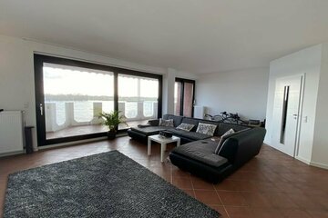 VERMIETET!! 2 Zimmer, KDB, Aufzug, Keller, Balkon mit Rheinblick ca. 80 qm