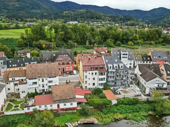 IMMORath.de - Exklusive Wohnung im Dachgeschoss inklusive Dachspitz auf 197 m² Fläche