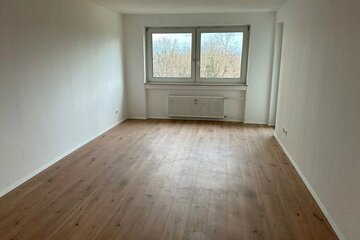 Großzügige 3-Zimmer-Wohnung mit Südbalkon und Außenstellplatz in Maintal Bischofsheim