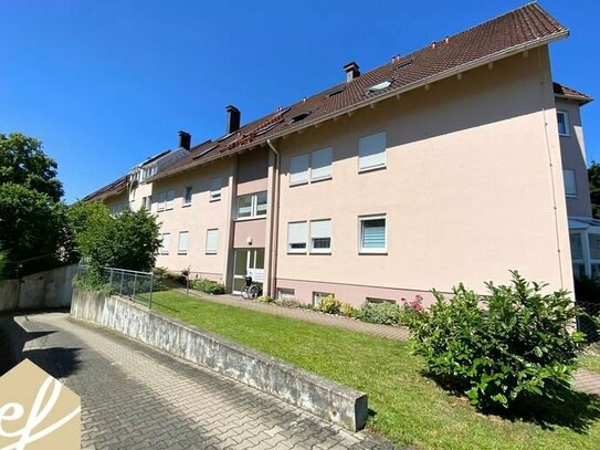 Gepflegte 4-Zi.-Maisonettewohnung mit Balkon in ruhiger und zentrumsnaher Lage